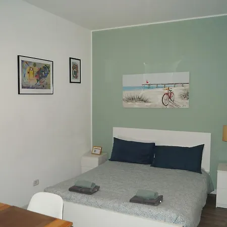 House Naviglio Quattro Apartament