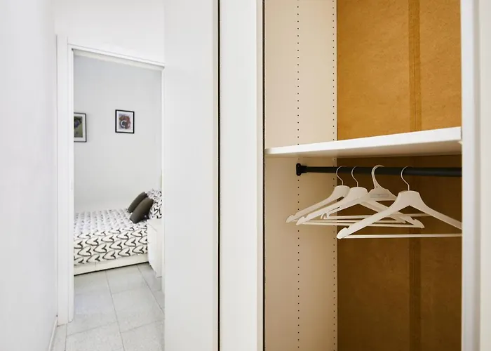 Apartment House Naviglio Quattro Mailand